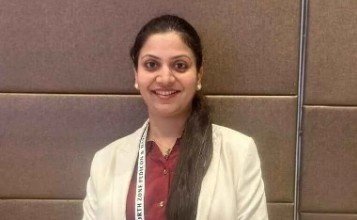 What is Dr. Meghana Phadke Sultania's Professional Background and Experience in Pediatrics?