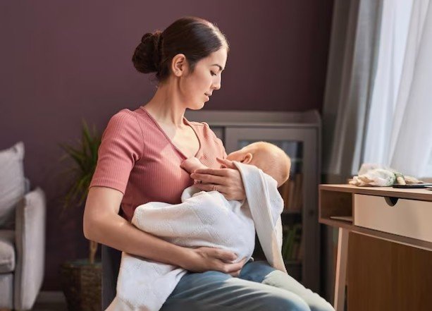 What Breastfeeding Support Services Are Offered by Dr. Meghana Phadke Sultania?